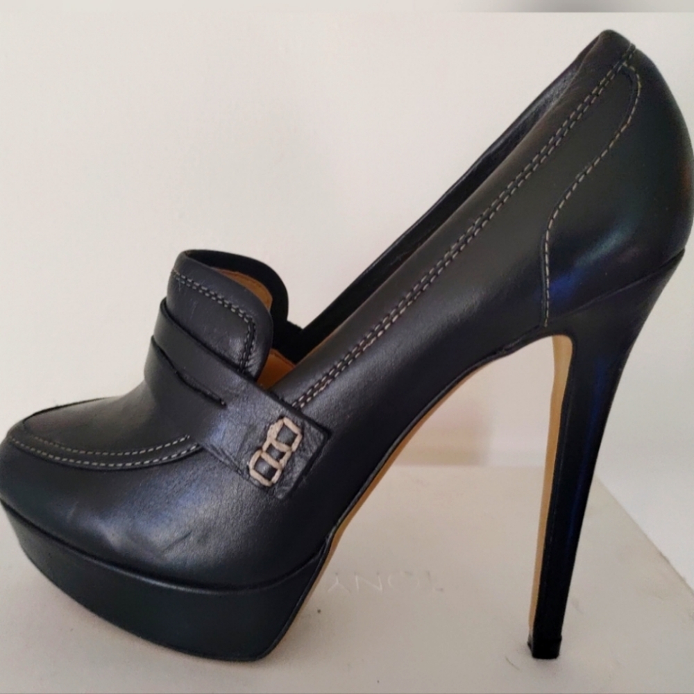 Bulk shoes and dresses